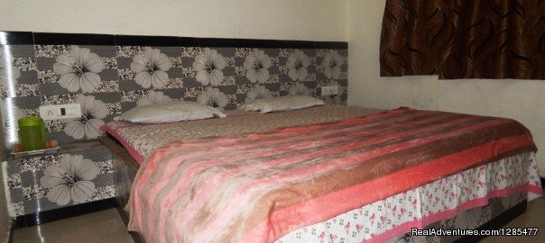 Double Bed Non AC | Online Hotel and Accommodation Booking for Ujjain | Image #6/7 | 