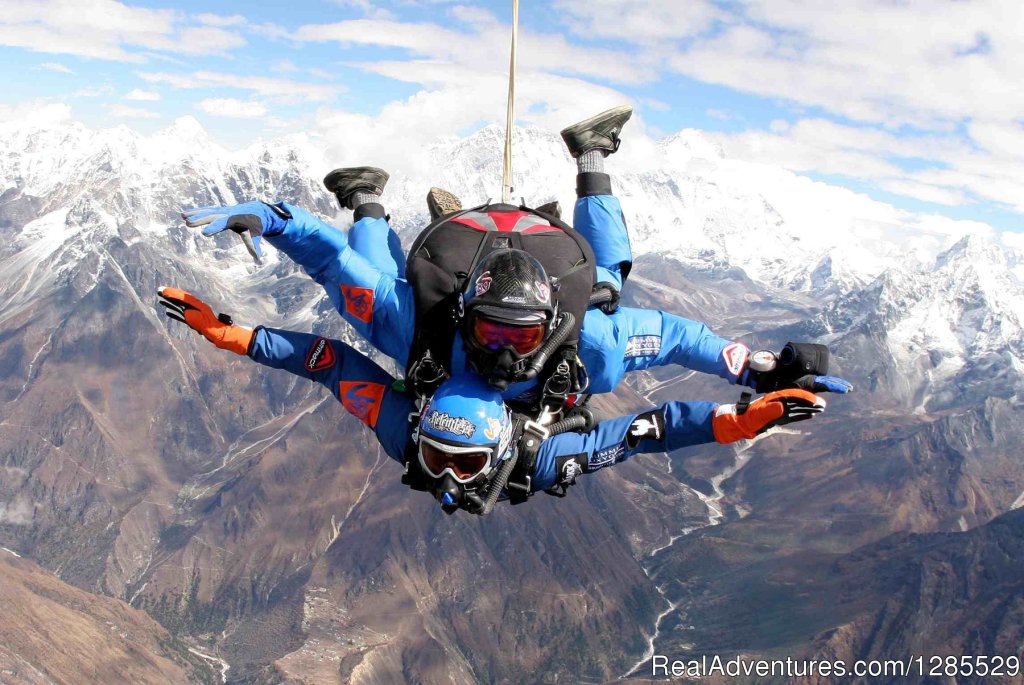 Wooow | Skydive Over the Everest | Image #2/3 | 
