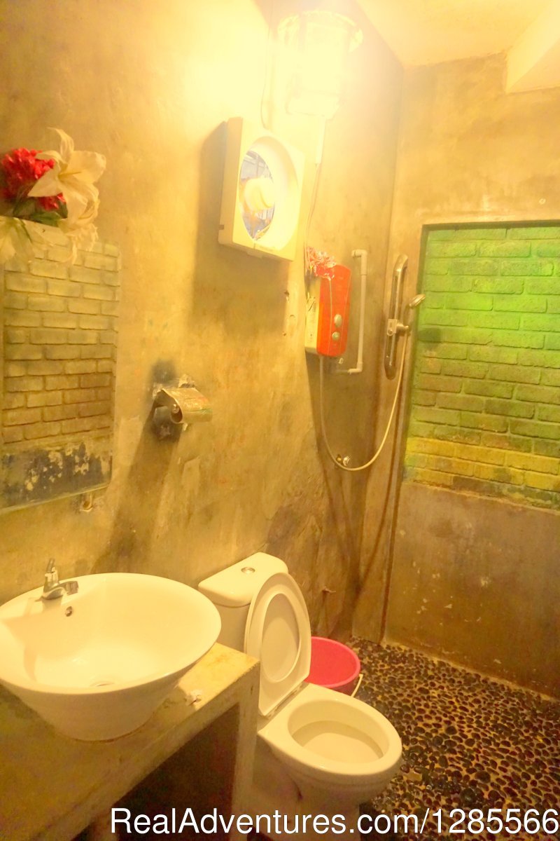 Shared Bathroom 1 | Tropical Guest House Kuala Lumpur | Image #8/10 | 