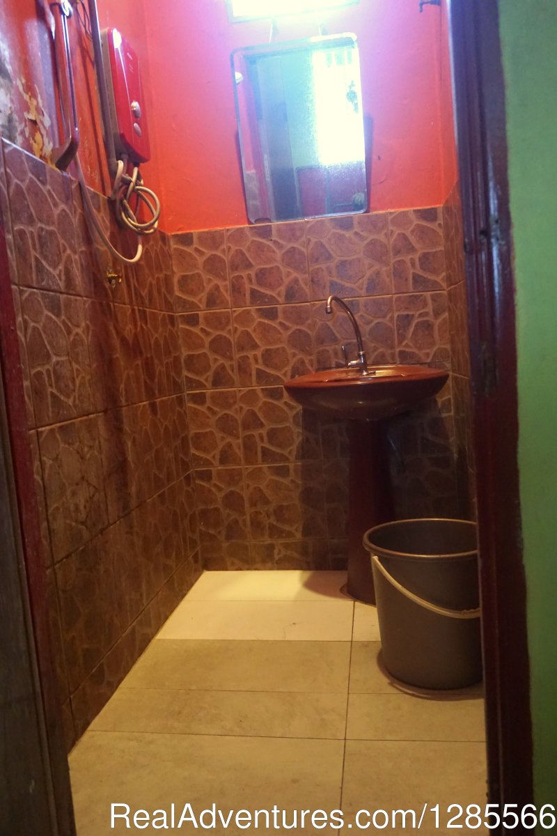 Shared Bathroom 2 | Tropical Guest House Kuala Lumpur | Image #9/10 | 