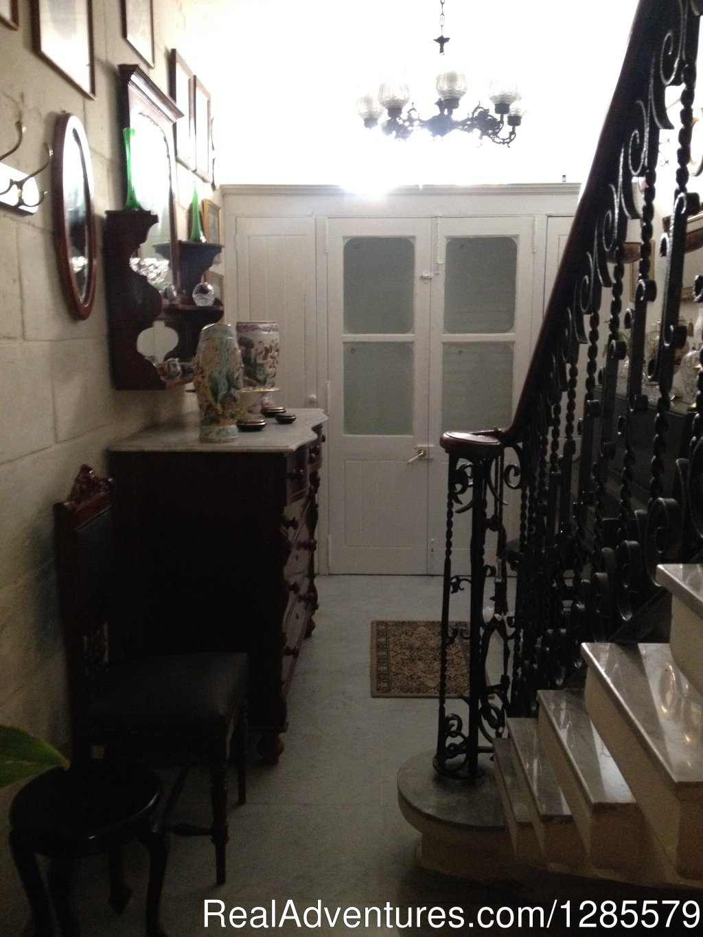 Ground floor - hallway entrance. | Sliema Room Rent Malta | Image #17/21 | 