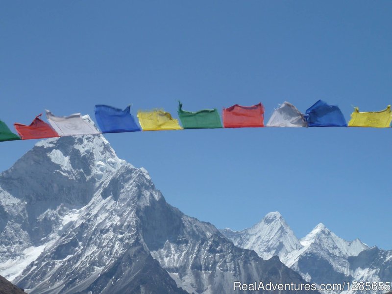 Pry flag with view of Everest range | Everest Base Camp Trekking | Image #2/9 | 