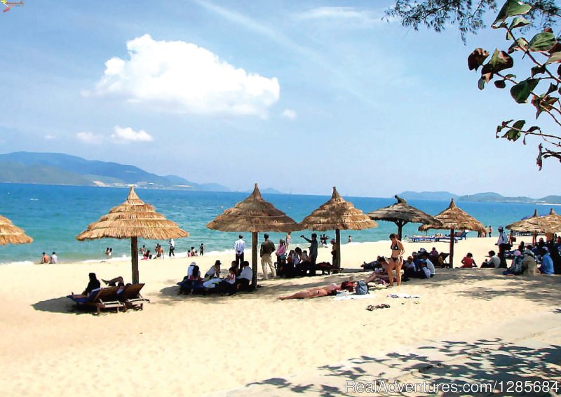 lying and sunbath in sunndays along Vietnam Coast | Vietnam highlight tours, Luxury Vacation Packages | Image #15/19 | 