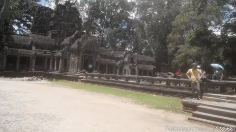 Visit Angkor Wat 1 day