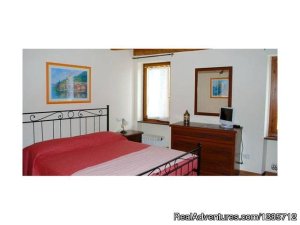 Accommodation:-Apartment | Vacation Rentals Barcelona, Spain | Vacation Rentals Pamplona, Spain
