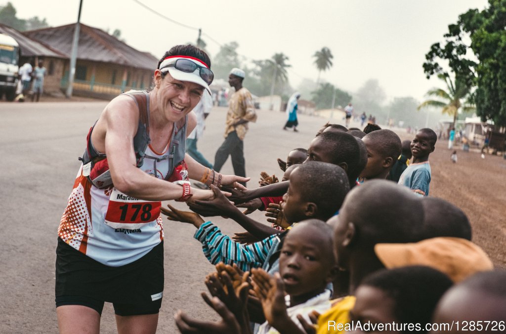 Community support | Sierra Leone Marathon 2019 | Makeni, Sierra Leone | Cultural Experience | Image #1/4 | 