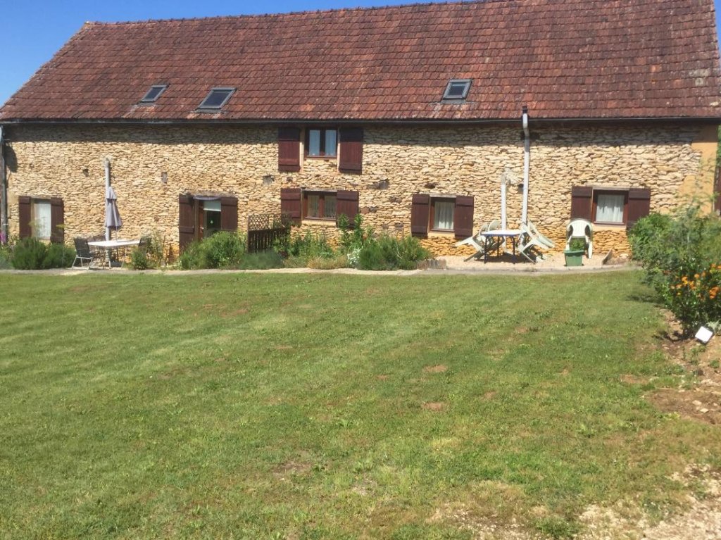 The Rear Garden | Rent This Beautiful House In Dordogne France | Image #21/24 | 
