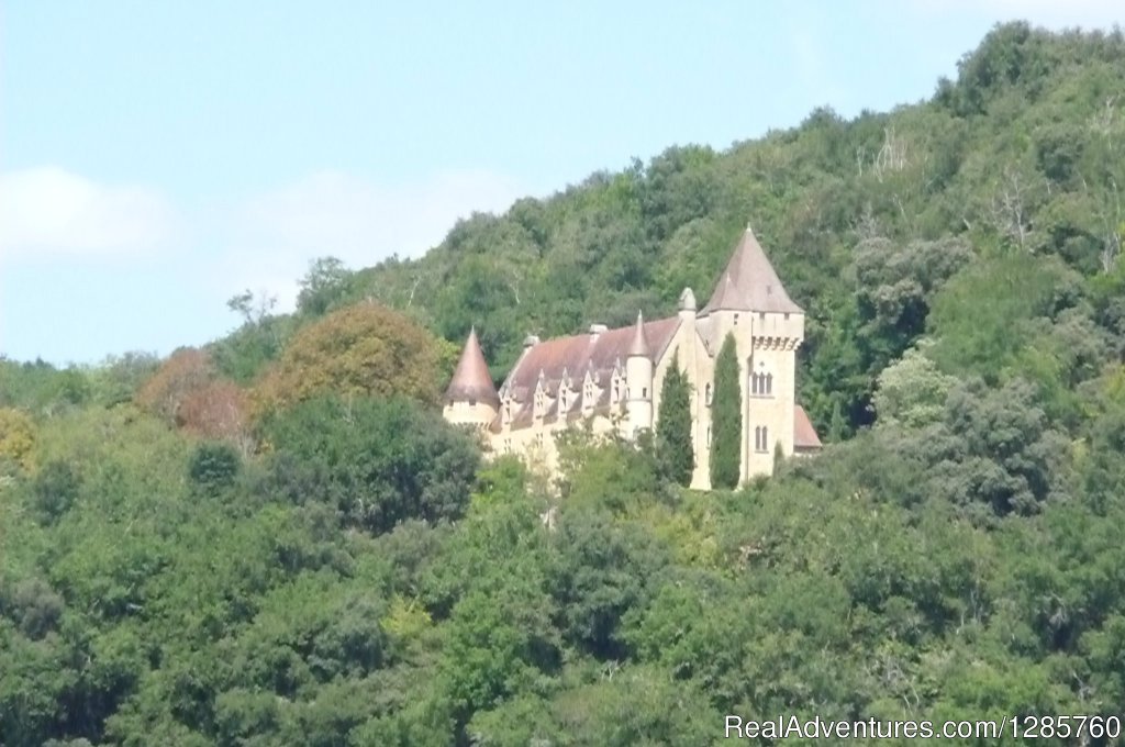 Tourist Train In Domme | Rent This Beautiful House In Dordogne France | Image #14/24 | 