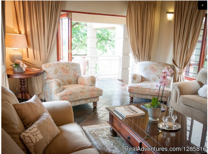 Sitting Room at Matumi Golf Lodge | Exclusive lodge in Nelspruit | Image #2/2 | 
