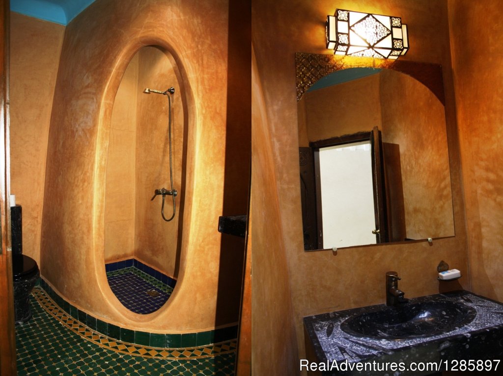 Bathroom Agadir suite | Riad Jnane Imlil - Atlas Mountains | Image #6/26 | 
