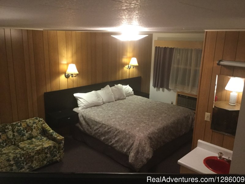 King Suite | Cedars Motel | Image #3/25 | 