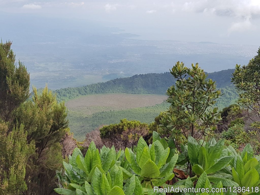 Lava lakemount Nyirgongo | Hiking mount Nyiragongo active volcano | Image #2/5 | 