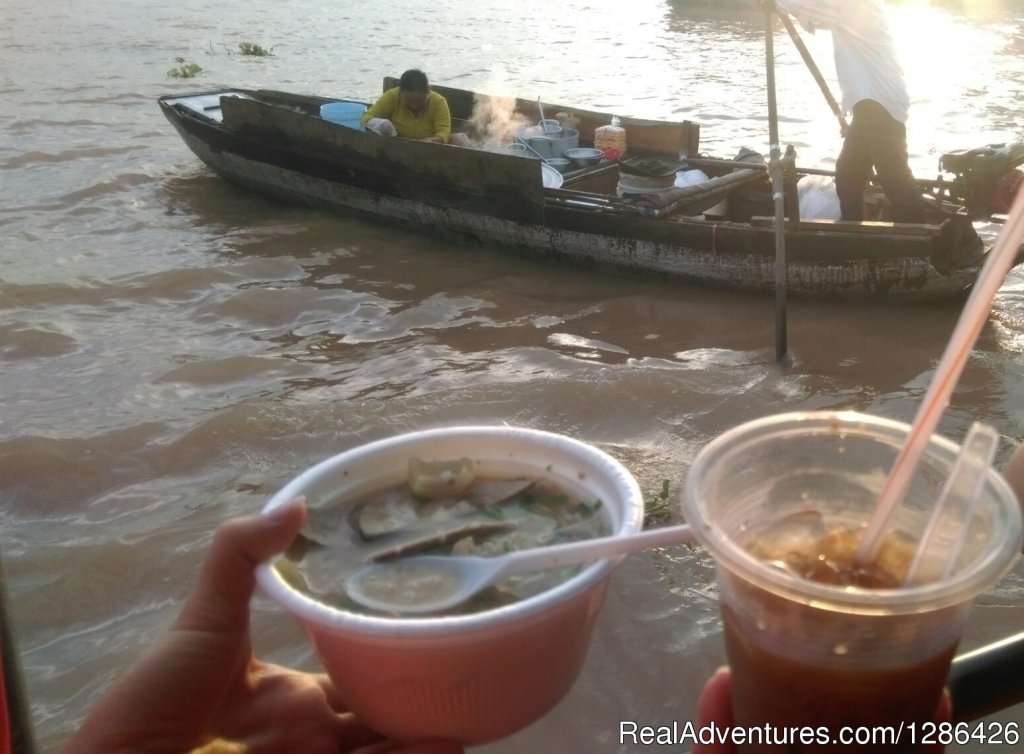 Breakfast on Cai Rang Floating Market | Saigon Private Tour | Image #5/10 | 