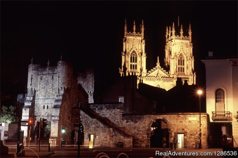 York Minster & York City Walls | Driver Guided Tours of Yorkshire | Image #24/24 | 
