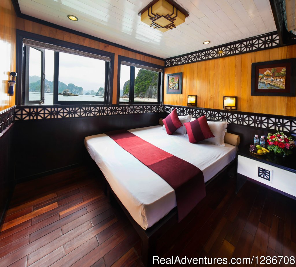 Deluxe double cabin | Discovering The World Heritage, Amazing Halong Bay | Image #9/16 | 