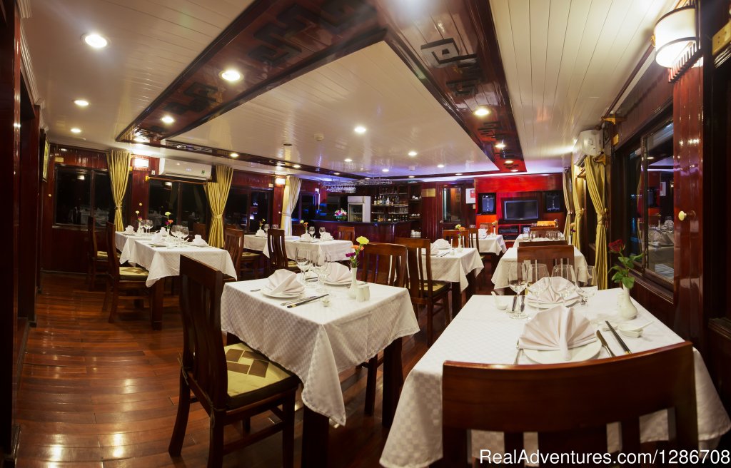 Dinnning room | Discovering The World Heritage, Amazing Halong Bay | Image #13/16 | 