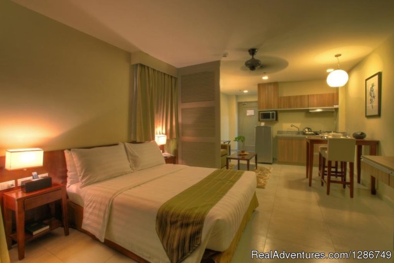 Deluxe-Hotel-Room | Azalea Residences Baguio | Baguio City, Philippines | Hotels & Resorts | Image #1/2 | 