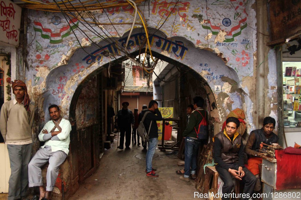 An Old Arched Gateway | Old Delhi Bazaar Tour With Tricycle Rickshaw | Image #5/5 | 