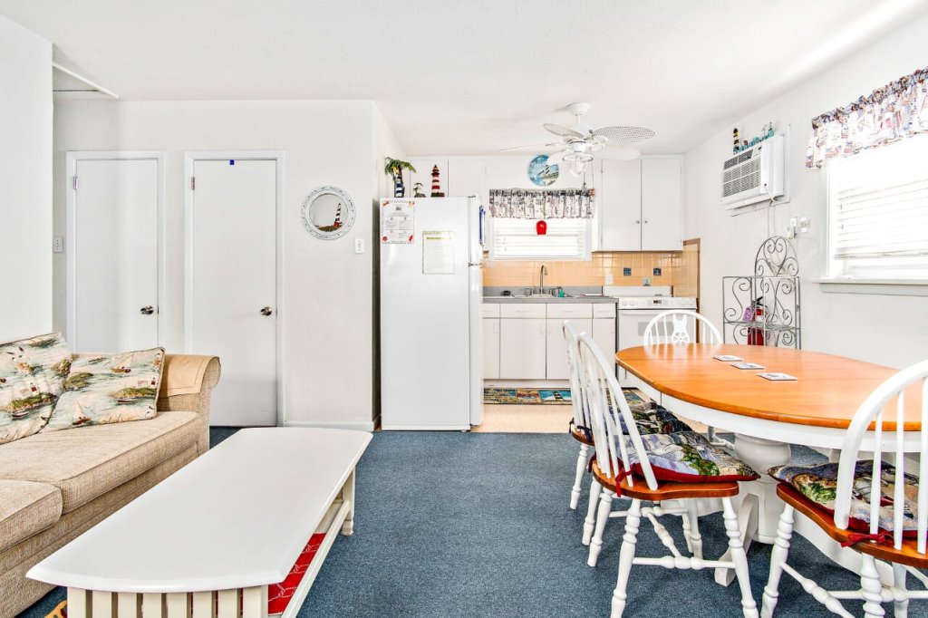 Dining For 6 | Pet Friendly beach Block rental | Wildwood, New Jersey  | Vacation Rentals | Image #1/6 | 
