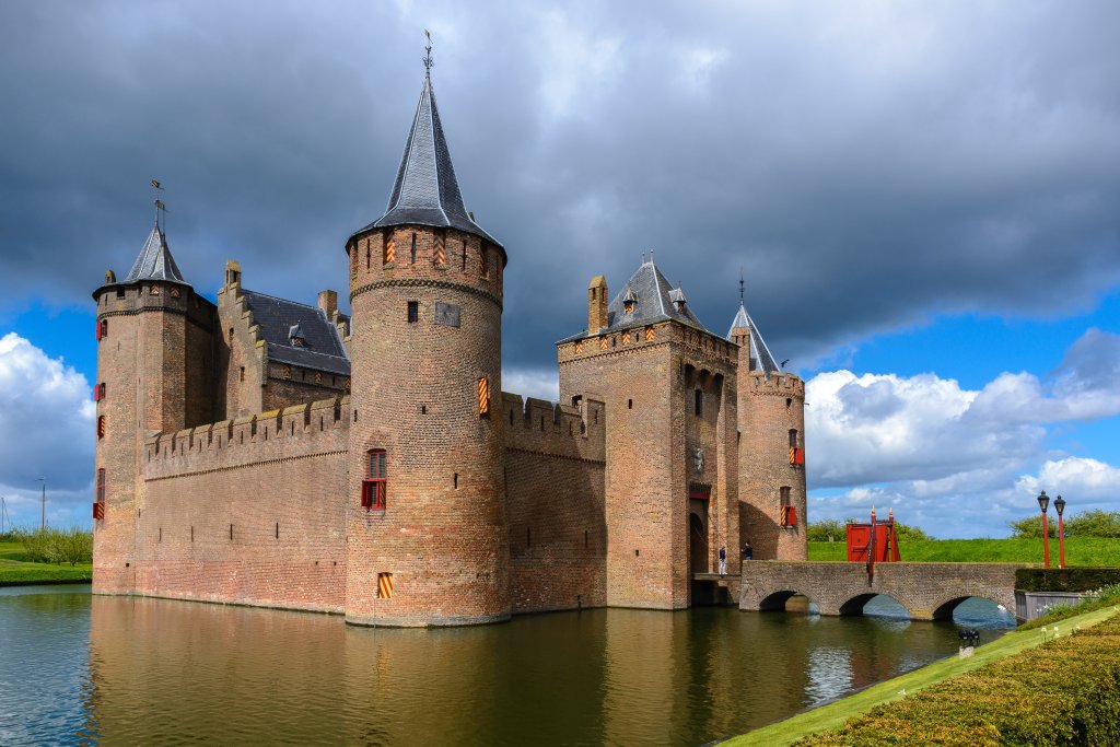 Muiderslot | Unforgettable daytrips from Amsterdam | Image #3/8 | 