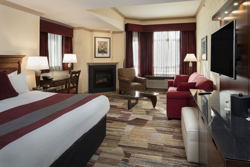 Junior Suite | Royal Canadian Lodge | Image #6/7 | 