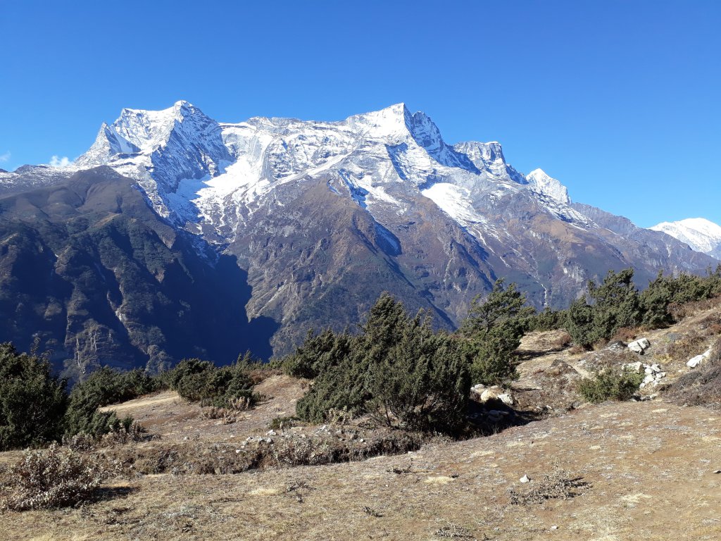 Stunning View Of Mount Everest | Everest base camp trek | Image #3/6 | 