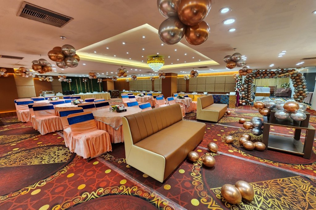 Birthday Party Hals  In Kanpur | Hotel And Banquet Mandakini Royale Kanpur | Image #20/20 | 