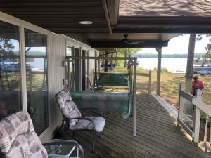 Cozy log cabin feel at Bear Lake Getaway